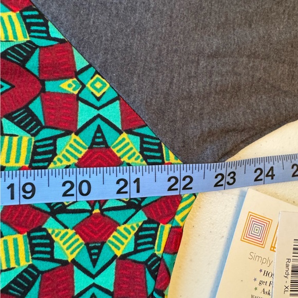 LuLaRoe NWT Randy Tee - Picture 3 of 5